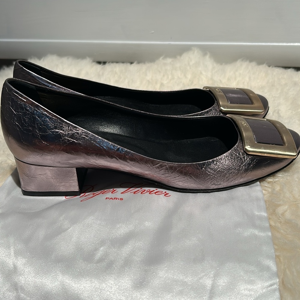 NEW Roger Vivier Buckle Pumps (size 38) - Picture 10 of 10